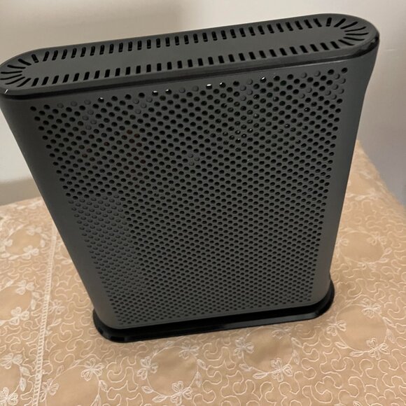 Motorola Cable Modem plus AC1600 Router (Used) - Picture 3 of 4